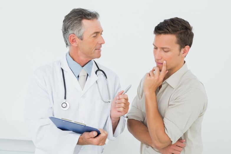 Ang doktor nagreseta sa pagtambal alang sa prostatitis